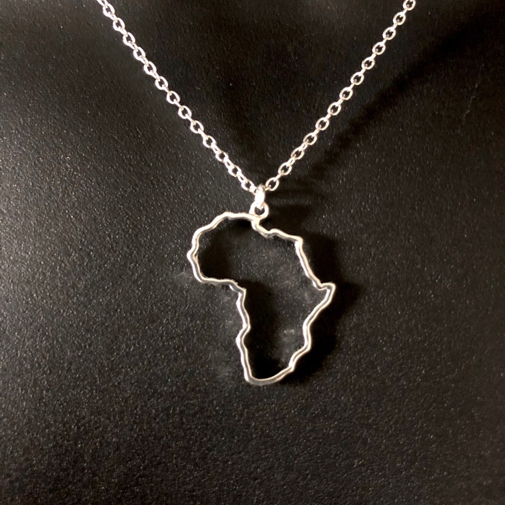 Africa Map Link Chain and Pendant - Dainty Jewelry - Picture 3 of 12